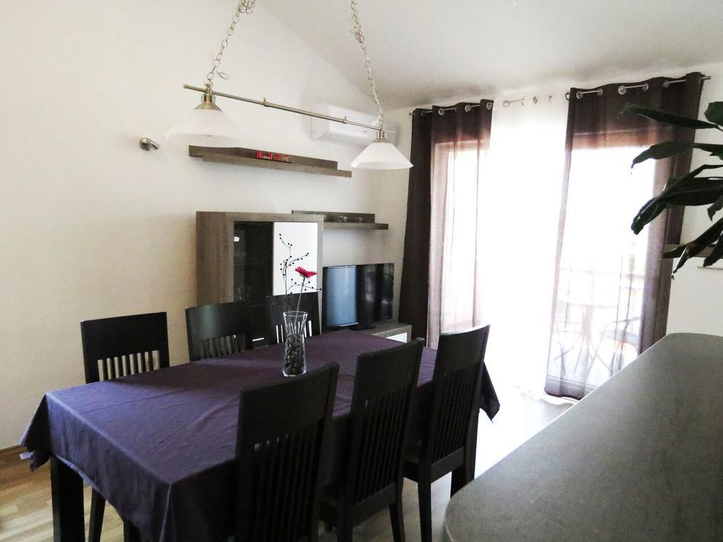 Apartments Ljubicic Podstrana Phòng bức ảnh