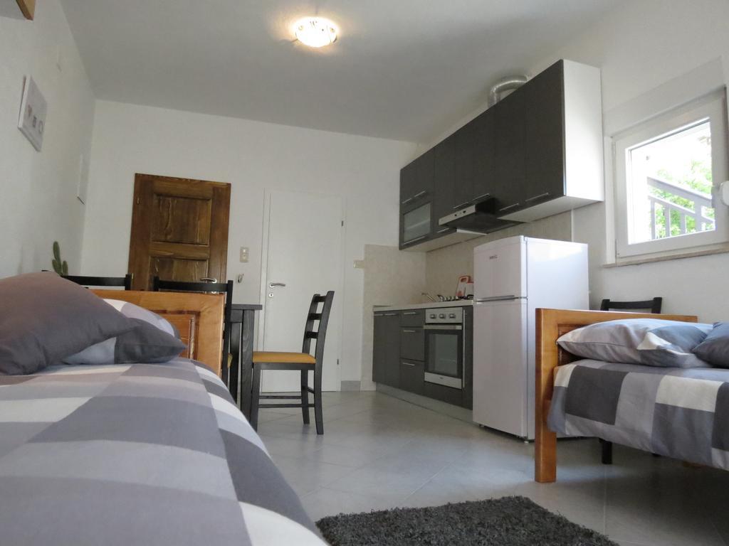 Apartments Ljubicic Podstrana Phòng bức ảnh