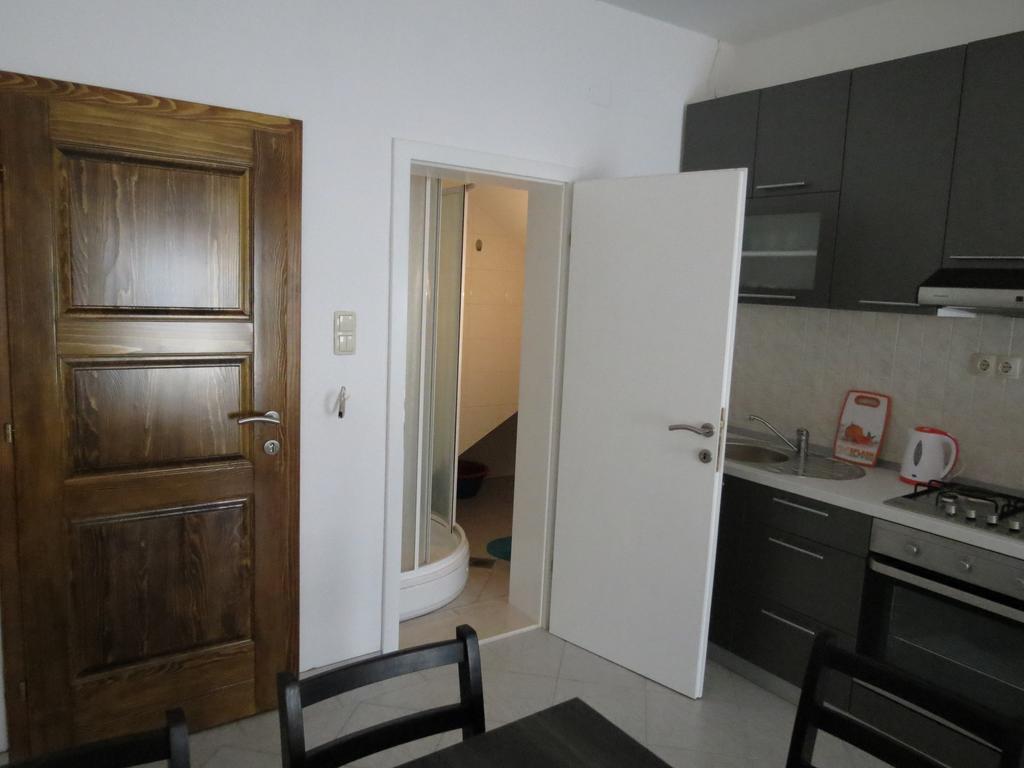 Apartments Ljubicic Podstrana Phòng bức ảnh