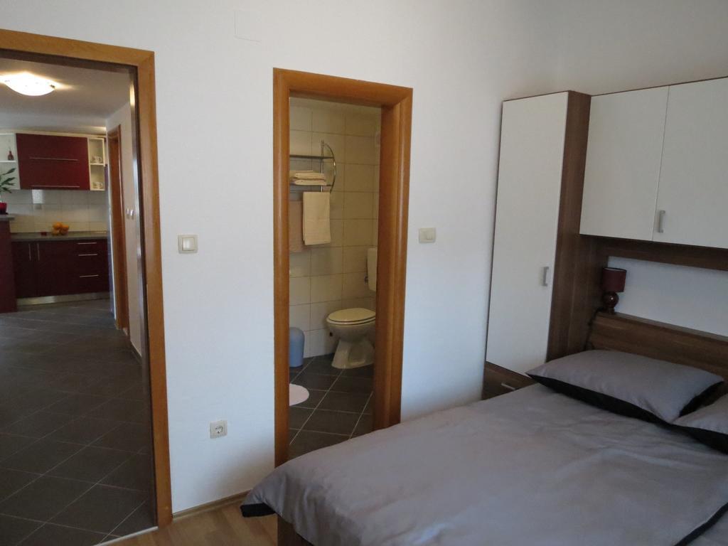 Apartments Ljubicic Podstrana Phòng bức ảnh