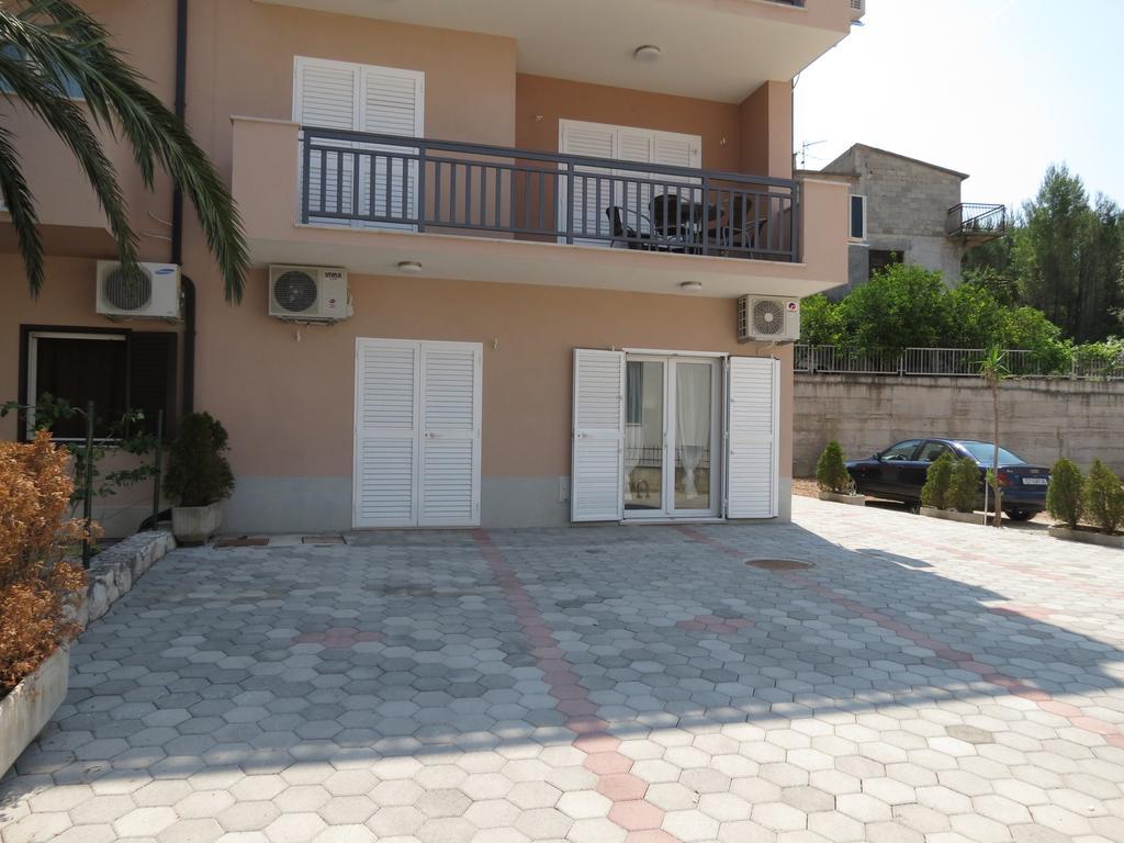 Apartments Ljubicic Podstrana Ngoại thất bức ảnh