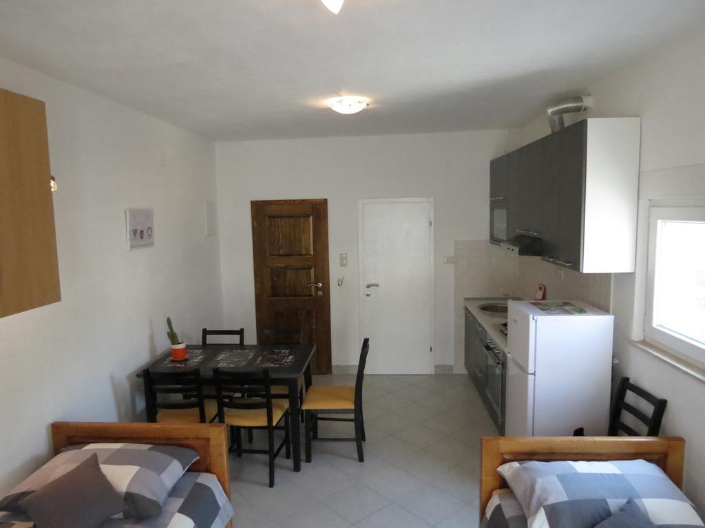 Apartments Ljubicic Podstrana Phòng bức ảnh