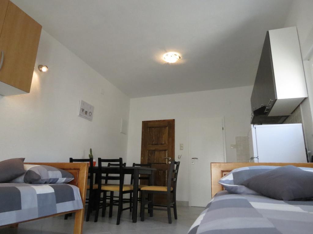 Apartments Ljubicic Podstrana Phòng bức ảnh