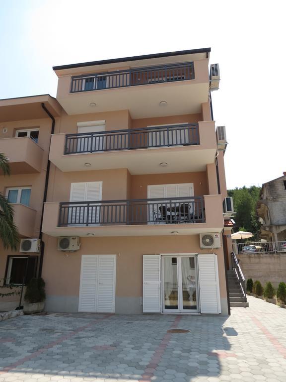 Apartments Ljubicic Podstrana Ngoại thất bức ảnh