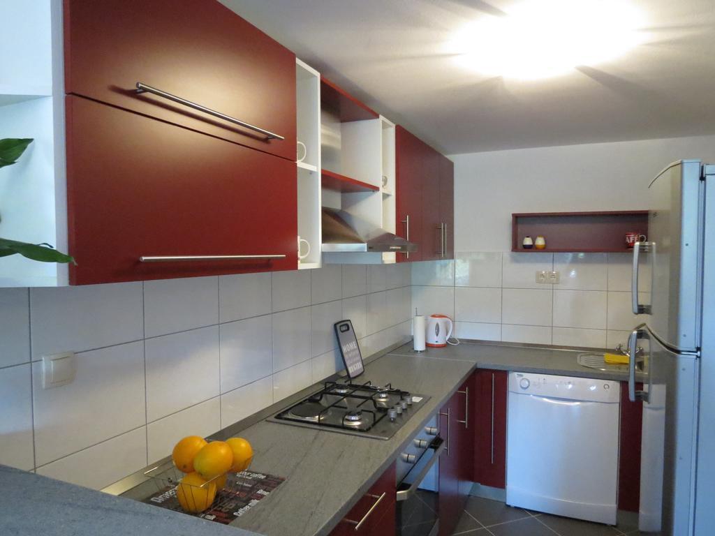 Apartments Ljubicic Podstrana Phòng bức ảnh