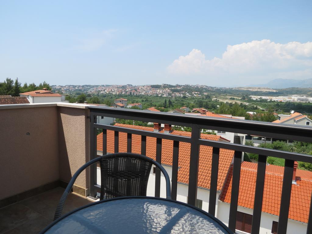 Apartments Ljubicic Podstrana Phòng bức ảnh